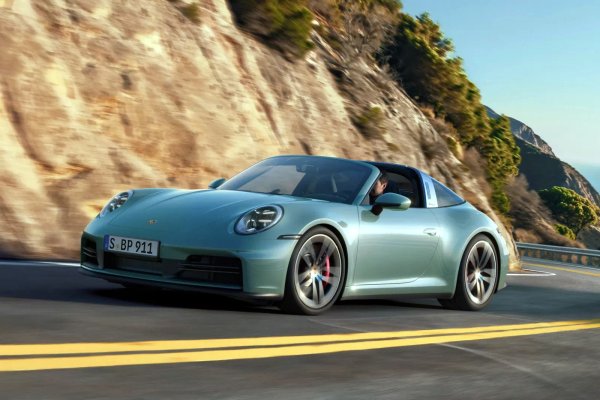 快牛盘 保时捷升级全轮驱动双门911 Carrera 4S