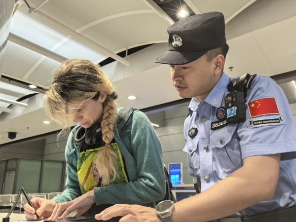 银河配资 昆明长水国际机场出入境外国旅客破80万人次